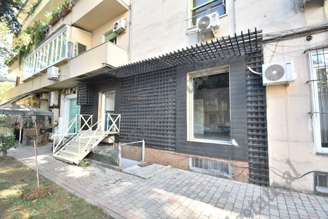 Store for rent in Zhan D&rsquo; Ark Boulevard, near Blloku area in Tirana.
The shop is located on t